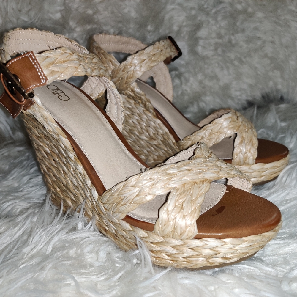 Cross Strapped Summer wedge's